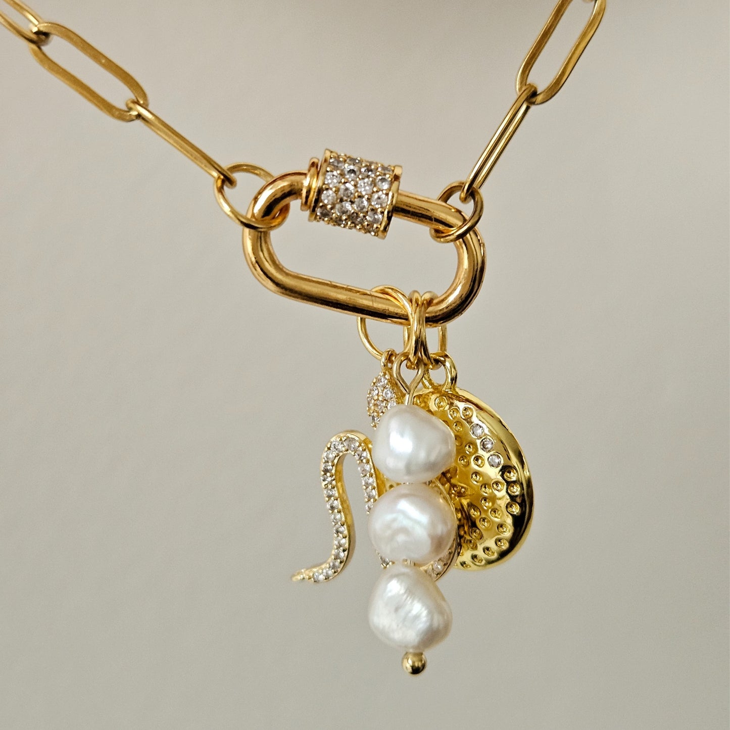 Charms "PEARL LINE"